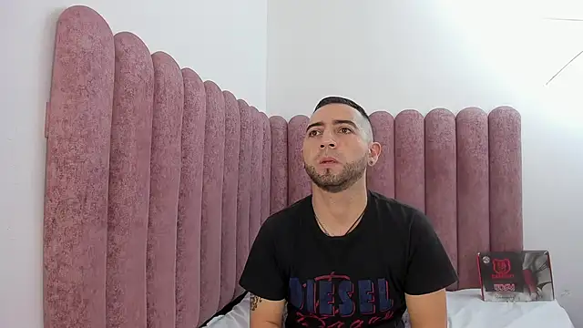Snapshot of Lushian_ chatting on May 1, 2026, 3:38 pm Lushian online show from May 1, 2026, 3:38 pm