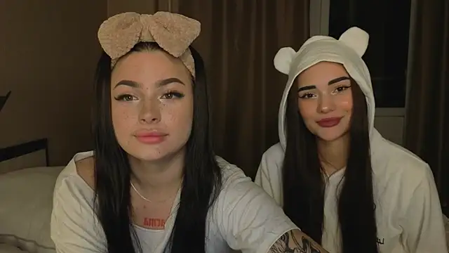 honey     bunny online show from September 21, 2025, 3:35 pm