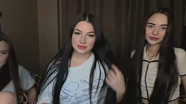 honey     bunny online show from October 3, 2025, 2:14 pm