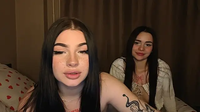 honey     bunny online show from December 4, 2025, 2:26 pm