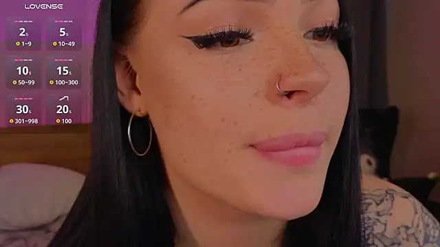 honey     bunny online show from April 14, 2026, 10:43 am