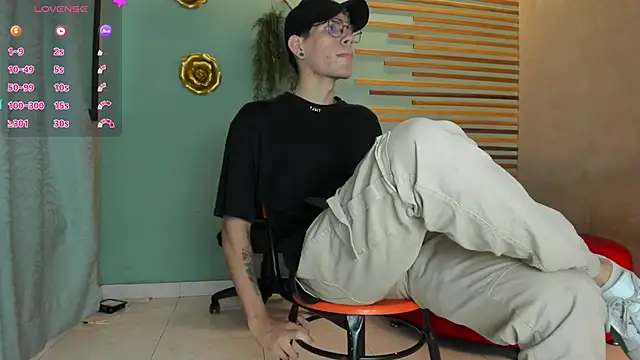 david huge online show from October 2, 2025, 1:23 am