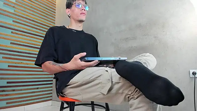 david huge online show from October 17, 2025, 1:25 pm