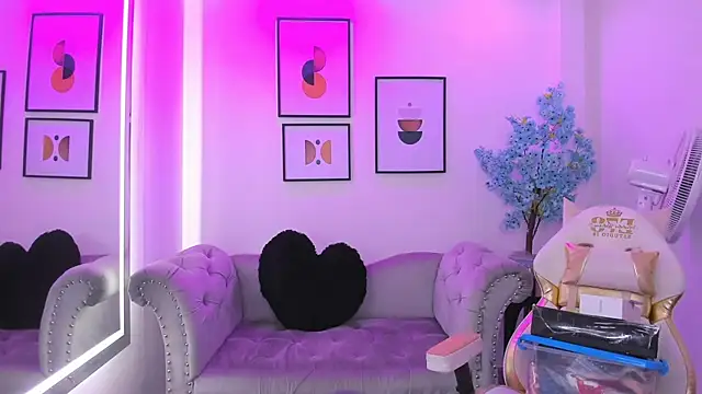 Alicia leclair online show from October 5, 2025, 3:38 am