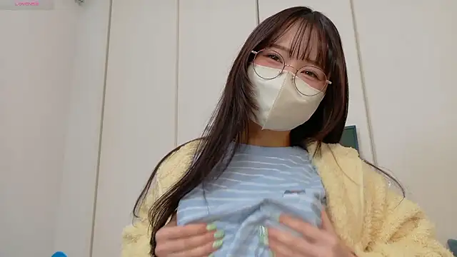 Snapshot of chii_chan_o0 chatting on November 23, 2025, 1:11 pm chii chan o0 online show from November 23, 2025, 1:11 pm