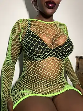 bustyblackebony online show from October 2, 2025, 6:09 am