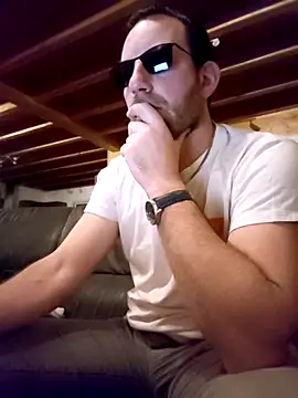 BrunJulienMetis online show from February 11, 2026, 8:03 pm