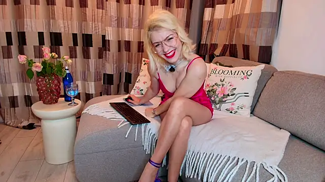 Snapshot of Hellen_TheSoul chatting on April 24, 2026, 2:36 am Hellen TheSoul online show from April 24, 2026, 2:36 am