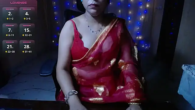 Snapshot of Divvya_ chatting on July 2, 2026, 7:09 pm Divvya online show from July 2, 2026, 7:09 pm