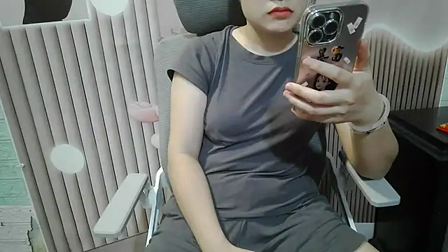 Emachiii online show from September 9, 2025, 12:21 am