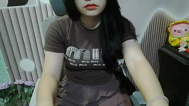 Emachiii online show from October 12, 2025, 5:50 am