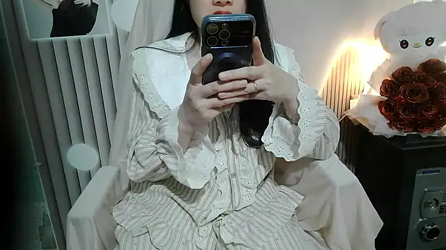 Emachiii online show from November 13, 2025, 12:48 pm