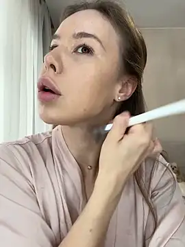 Ashley Roys online show from April 19, 2026, 9:52 am