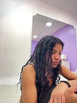Snapshot of LittleeStar chatting on May 17, 2026, 4:14 pm LittleeStar online show from May 17, 2026, 4:14 pm