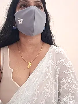 shivani27 online show from April 4, 2026, 8:17 pm