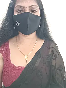 shivani27 online show from April 27, 2026, 5:33 pm