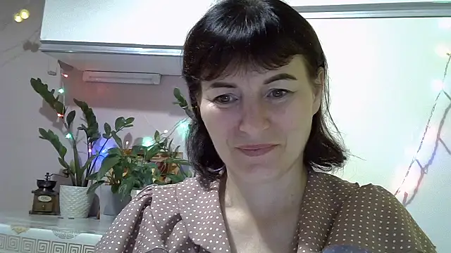 Krystal 82 online show from September 11, 2025, 5:13 pm