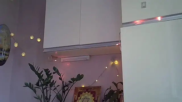 Krystal 82 online show from October 22, 2025, 9:09 am