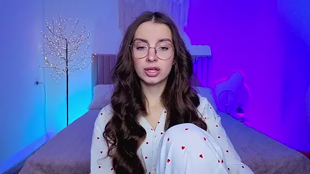 Real cutie1 online show from March 6, 2026, 1:51 pm