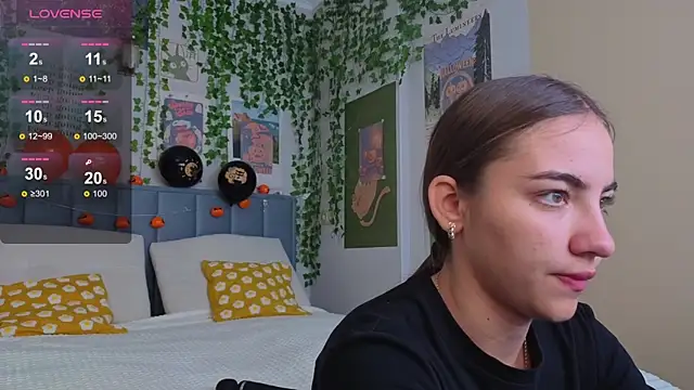 Ashley Pierce online show from November 4, 2025, 4:11 am