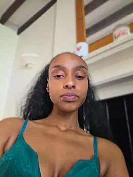 Snapshot of Hazel_Dollxx chatting on May 23, 2026, 7:46 am Hazel Dollxx online show from May 23, 2026, 7:46 am