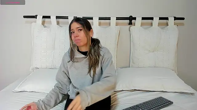 Rachell criss online show from January 15, 2026, 4:17 am