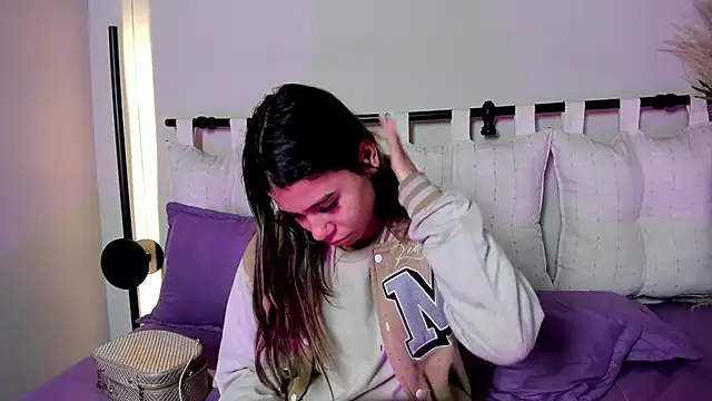 Rachell criss online show from March 25, 2026, 4:29 am