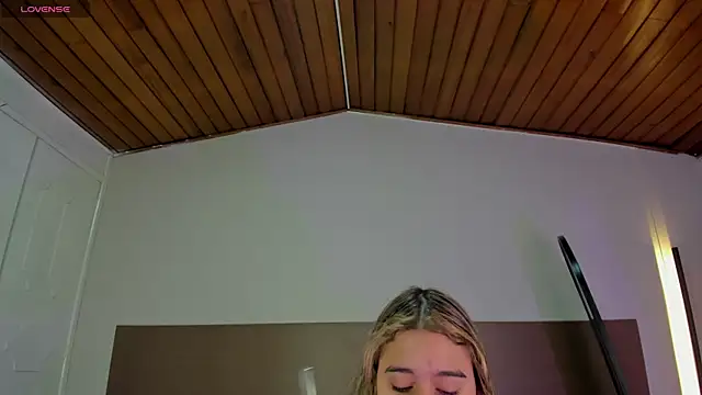 Rachell criss online show from May 15, 2026, 4:08 am