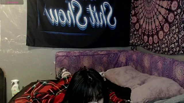 London Ray online show from September 12, 2025, 9:42 am