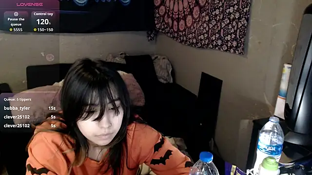 London Ray online show from October 27, 2025, 6:06 am