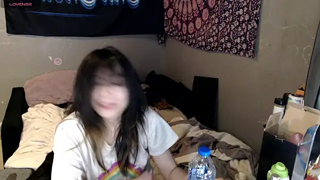 London Ray online show from November 23, 2025, 8:25 am