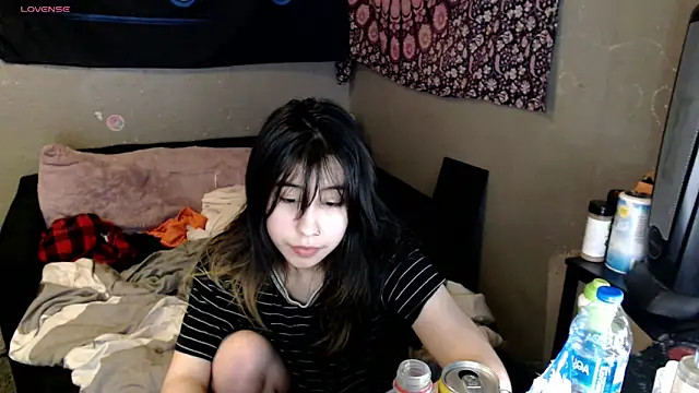 London Ray online show from November 26, 2025, 8:15 am