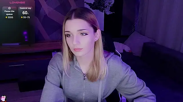 Sandy Belle online show from October 31, 2025, 8:10 pm