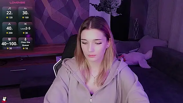 Sandy Belle online show from November 18, 2025, 7:29 pm