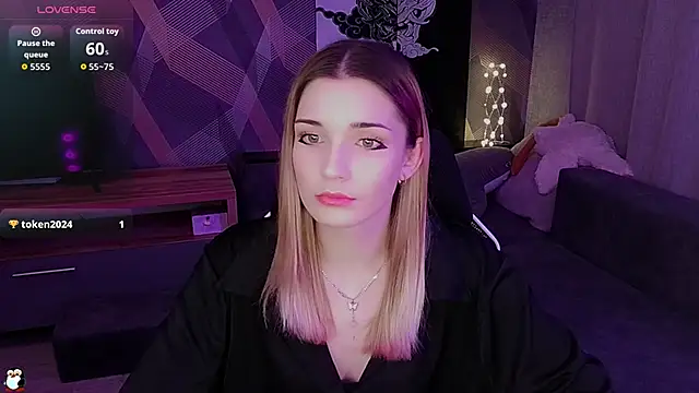 Sandy Belle online show from November 26, 2025, 5:25 pm