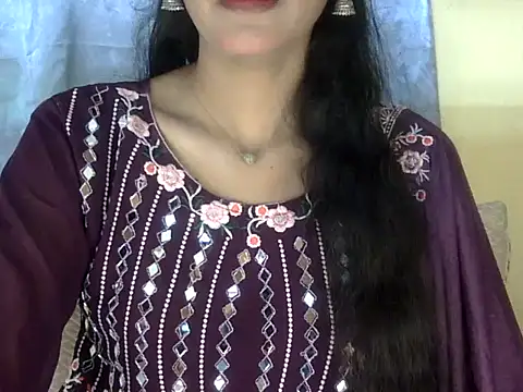 Snapshot of zara_Khan0 chatting on September 14, 2025, 2:44 am zara Khan0 online show from September 14, 2025, 2:44 am