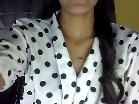 Snapshot of zara_Khan0 chatting on October 3, 2025, 2:03 pm zara Khan0 online show from October 3, 2025, 2:03 pm