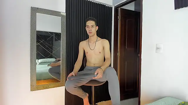  Axel 09 online show from May 14, 2026, 3:57 am