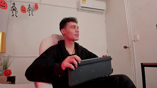 dark sun302 online show from October 30, 2025, 9:26 pm