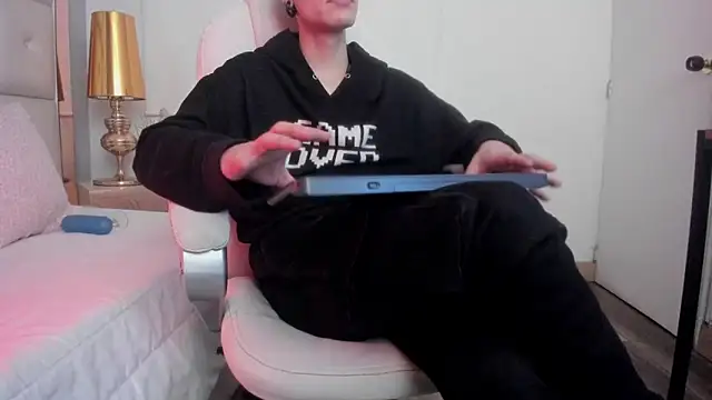 dark sun302 online show from November 5, 2025, 9:59 pm