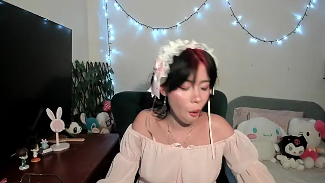 dolliette24 online show from November 6, 2025, 2:34 am