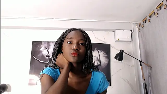 Evaa 18 online show from November 7, 2025, 5:46 pm