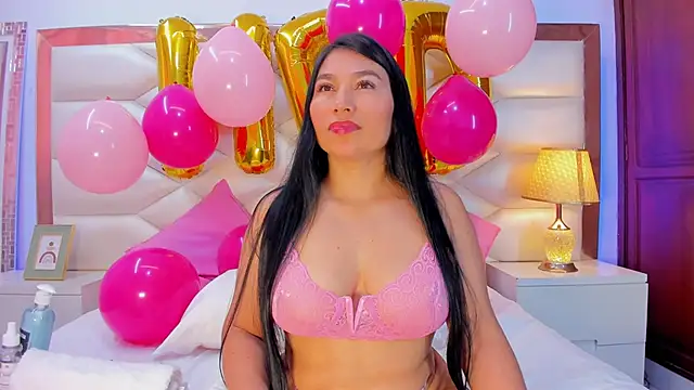 KarinaGomezxxx online show from October 8, 2025, 2:14 pm
