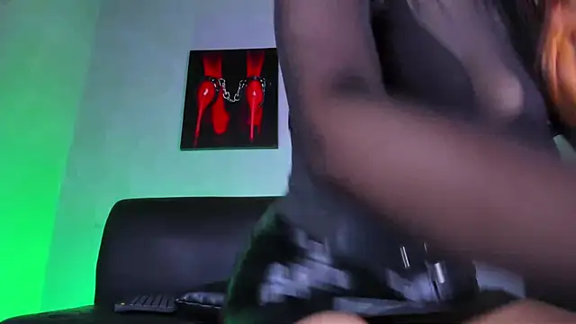 isabellestone online show from September 22, 2025, 8:44 pm