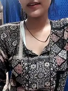 Raj-kumari online show from October 3, 2025, 4:04 pm