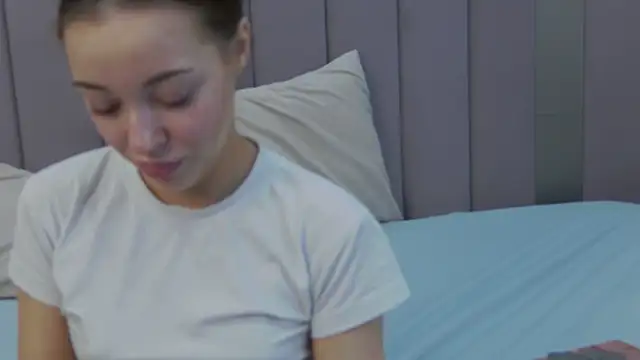 ZoeyNeal online show from March 30, 2026, 2:07 pm