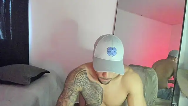 ThiagoLugo online show from October 20, 2025, 4:29 pm