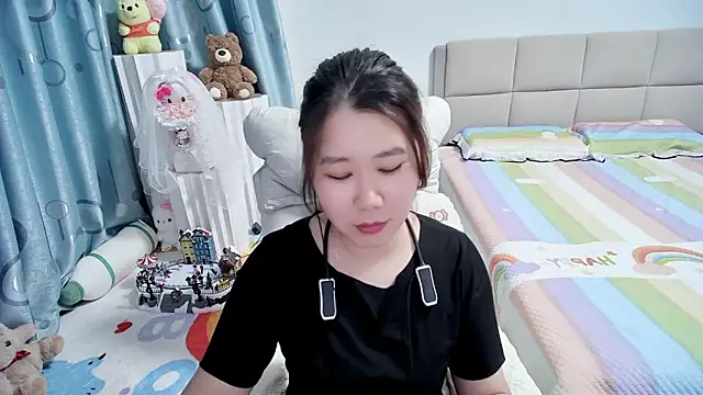 Onlyxixi online show from April 25, 2026, 12:41 pm