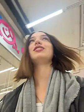 DollyTall online show from October 13, 2025, 7:41 am