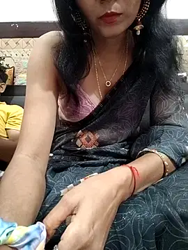 Yourhotsweetgirl online show from October 25, 2025, 5:37 am